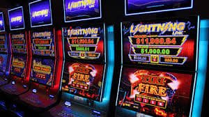 Multi-Bet interface showing three live-dealer tables side-by-side with independent feeds